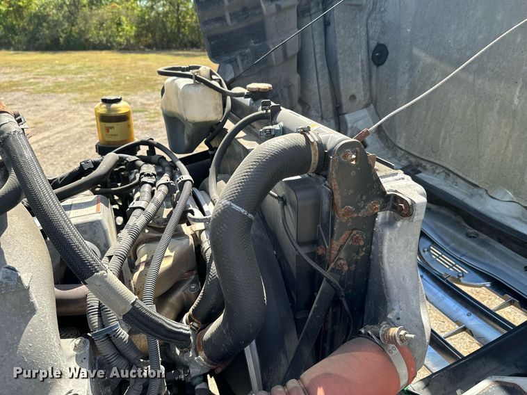 image for item DX1367 2015 Hino 338 box truck