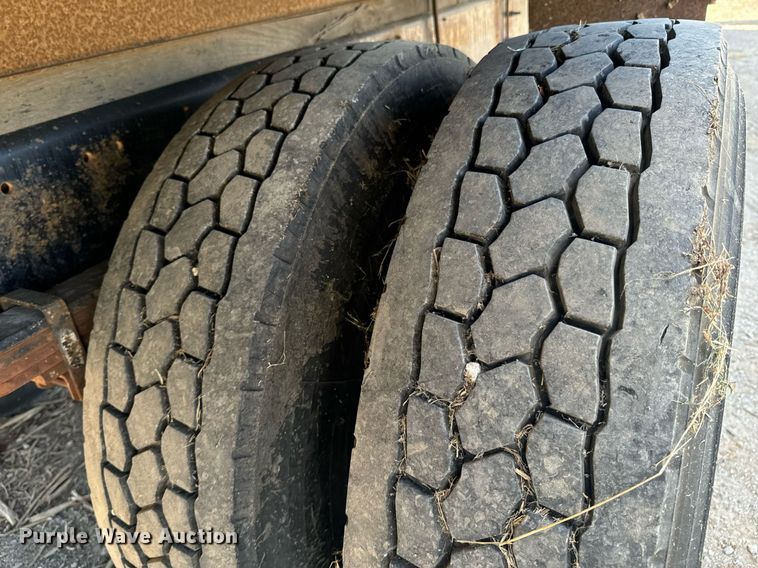 image for item DX1367 2015 Hino 338 box truck