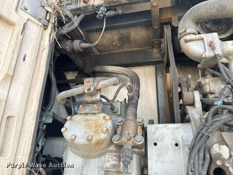 image for item DX1385 2011 Utility  VS2RA refrigerated van trailer