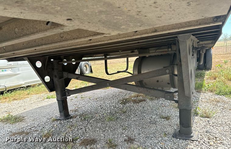 image for item DX1385 2011 Utility  VS2RA refrigerated van trailer