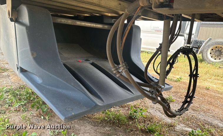 image for item DX1385 2011 Utility  VS2RA refrigerated van trailer