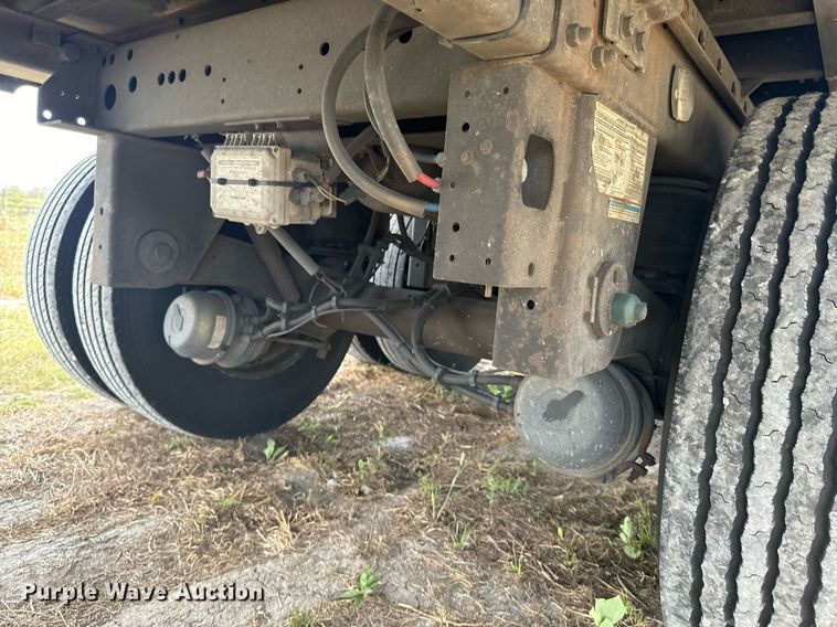 image for item DX1385 2011 Utility  VS2RA refrigerated van trailer