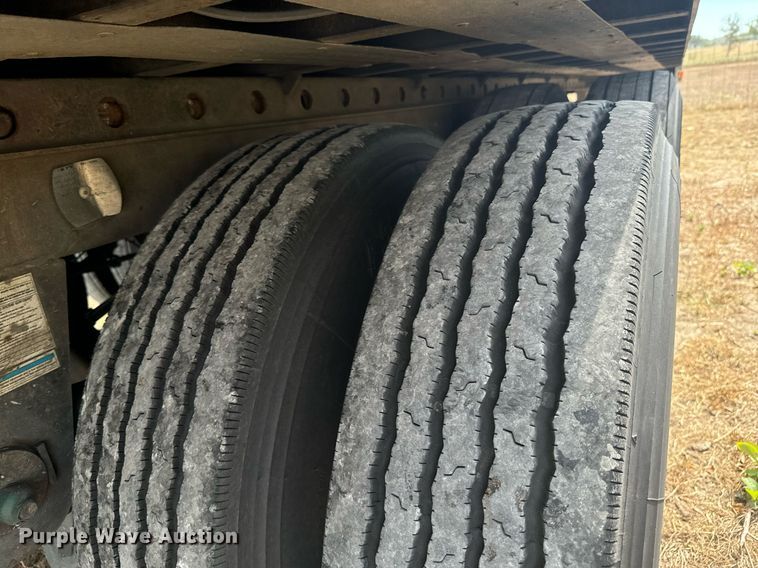 image for item DX1385 2011 Utility  VS2RA refrigerated van trailer