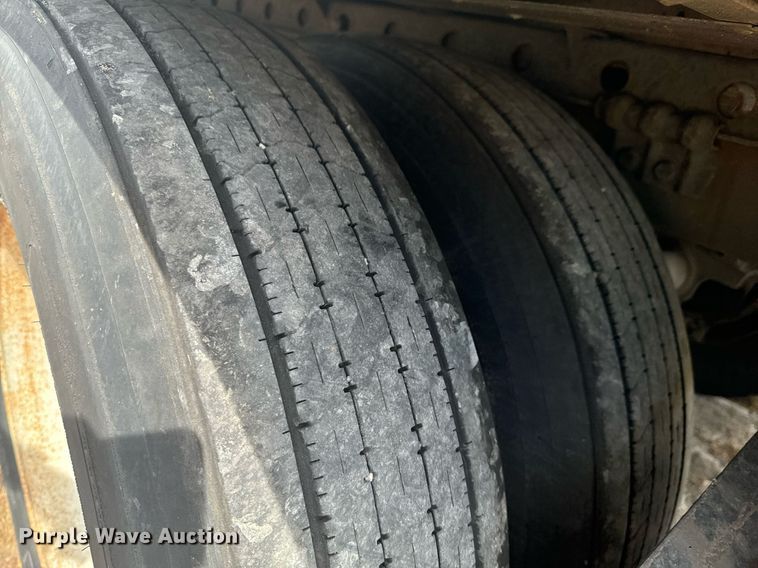 image for item DX1385 2011 Utility  VS2RA refrigerated van trailer