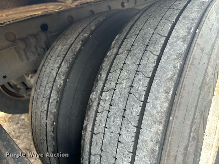 image for item DX1385 2011 Utility  VS2RA refrigerated van trailer