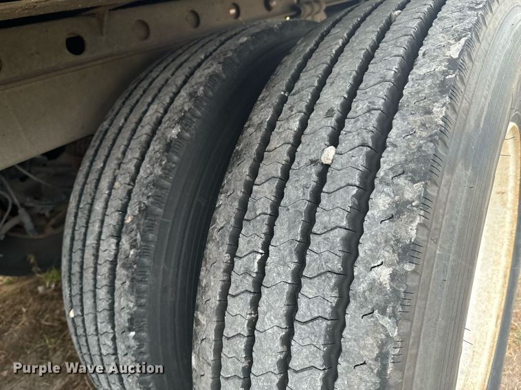 image for item DX1385 2011 Utility  VS2RA refrigerated van trailer