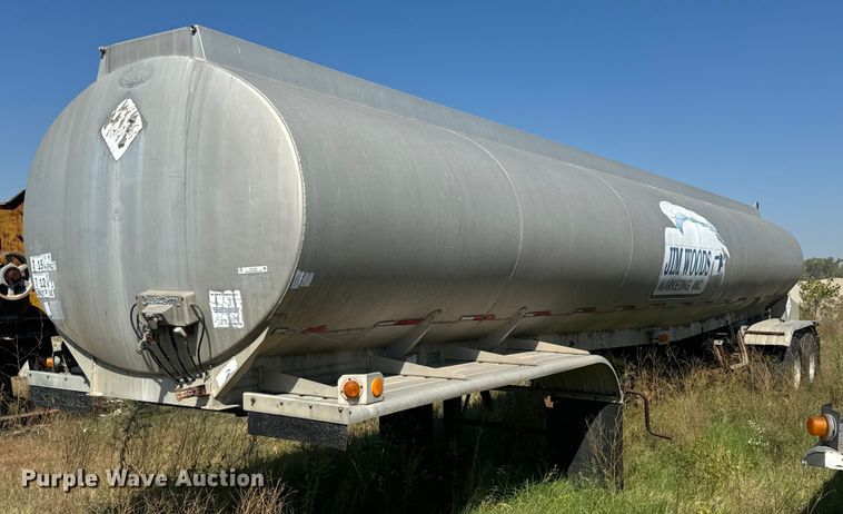 image for item DX1446 1995 Custom Trailers tank trailer