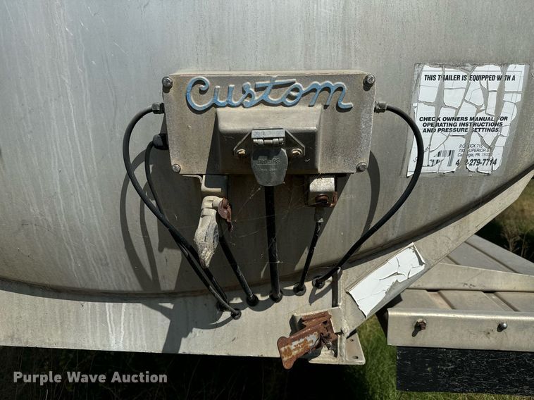 image for item DX1446 1995 Custom Trailers tank trailer