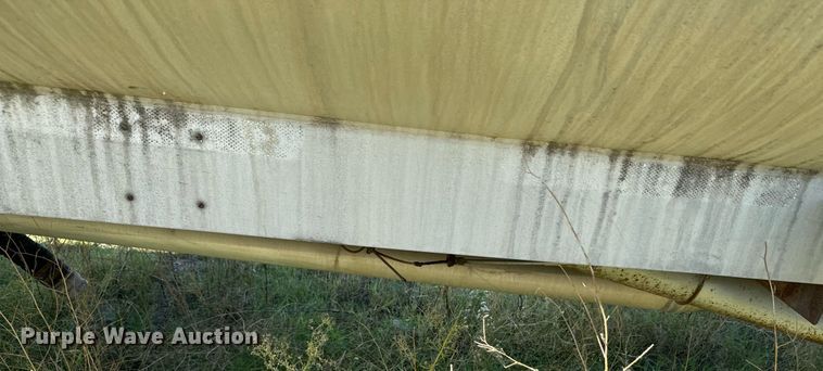 image for item DX1446 1995 Custom Trailers tank trailer