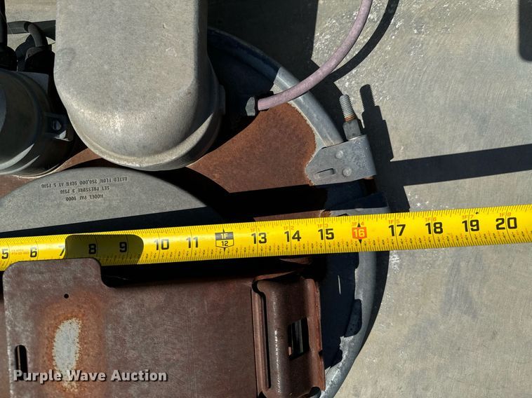 image for item DX1446 1995 Custom Trailers tank trailer