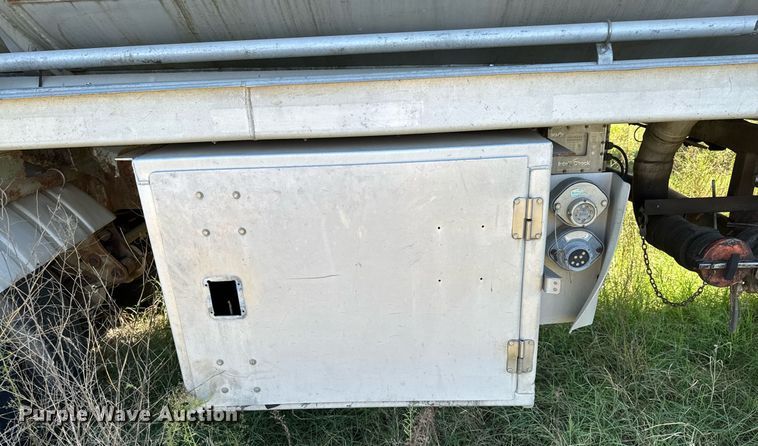 image for item DX1446 1995 Custom Trailers tank trailer