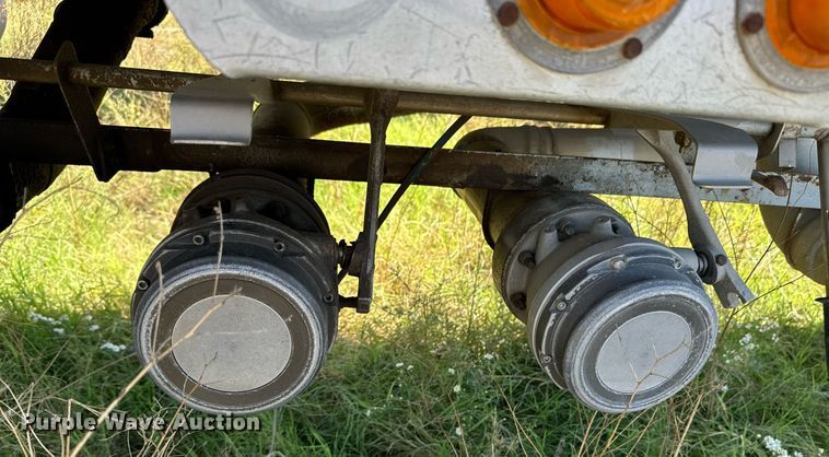 image for item DX1446 1995 Custom Trailers tank trailer