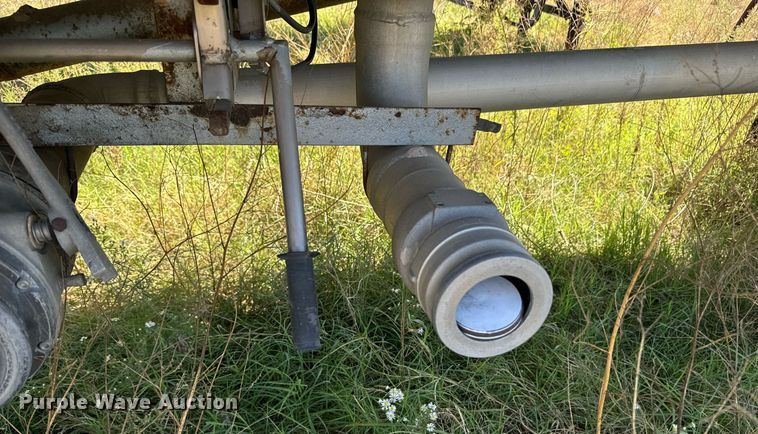 image for item DX1446 1995 Custom Trailers tank trailer