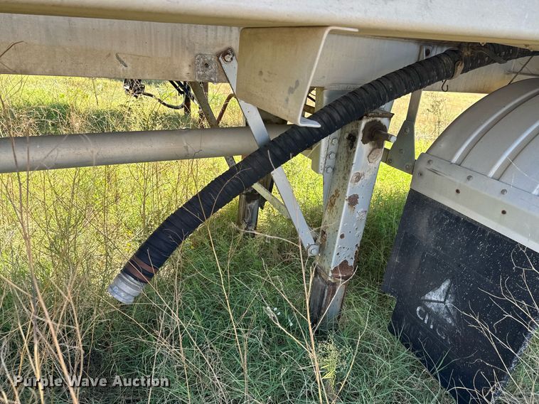 image for item DX1446 1995 Custom Trailers tank trailer