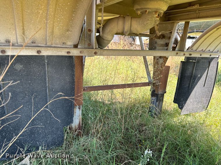 image for item DX1446 1995 Custom Trailers tank trailer