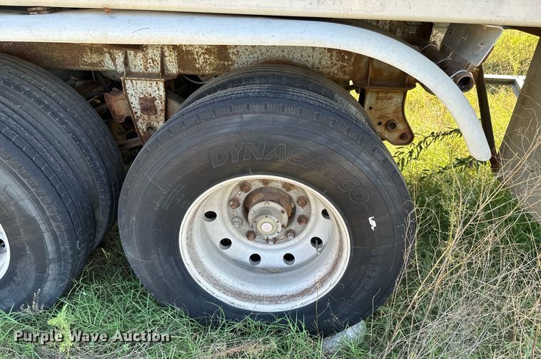 image for item DX1446 1995 Custom Trailers tank trailer