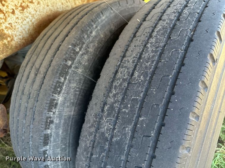 image for item DX1446 1995 Custom Trailers tank trailer