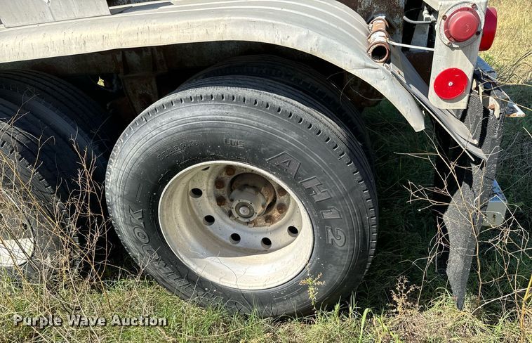 image for item DX1446 1995 Custom Trailers tank trailer