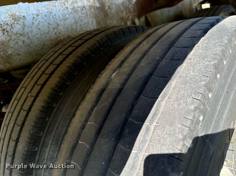 image for item DX1446 1995 Custom Trailers tank trailer