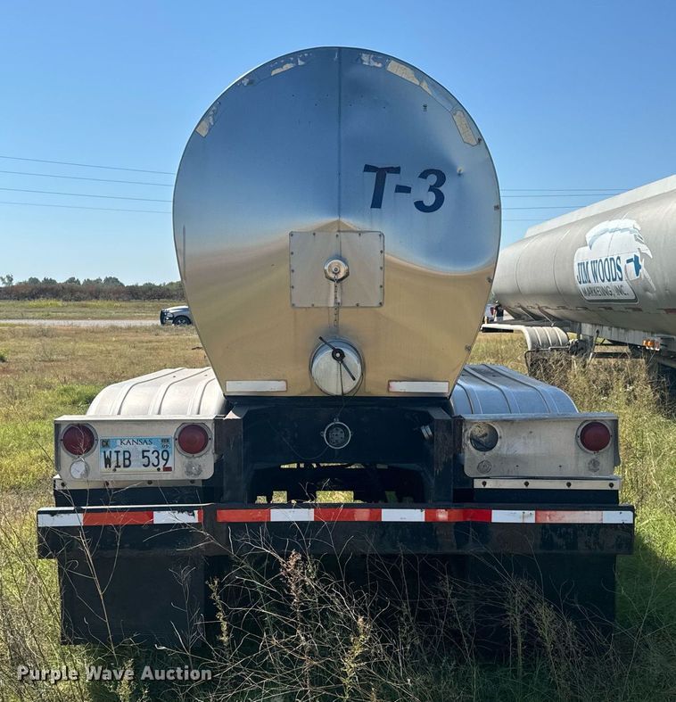 image for item DX1447 1984 Stainless Tank & Equipment tank trailer
