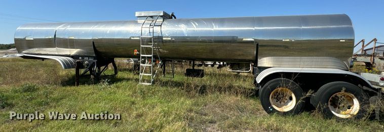 image for item DX1447 1984 Stainless Tank & Equipment tank trailer