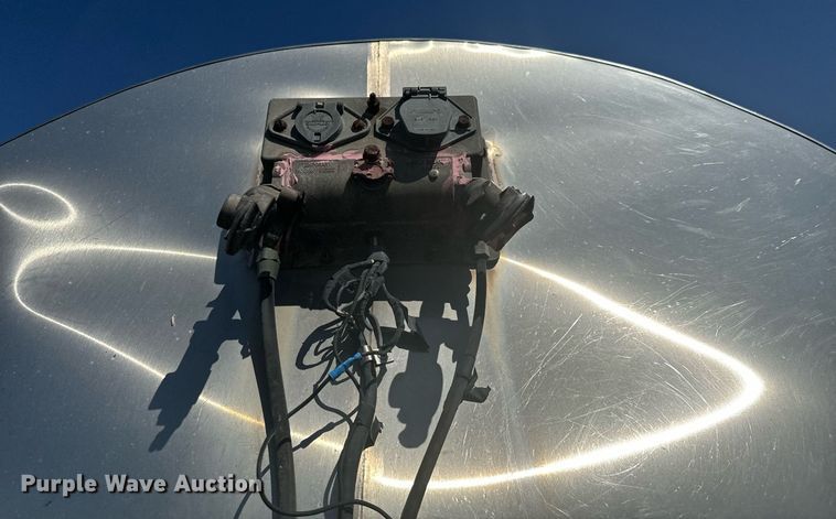 image for item DX1447 1984 Stainless Tank & Equipment tank trailer