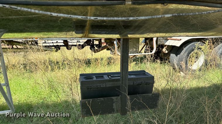 image for item DX1447 1984 Stainless Tank & Equipment tank trailer