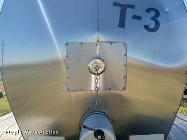 image for item DX1447 1984 Stainless Tank & Equipment tank trailer