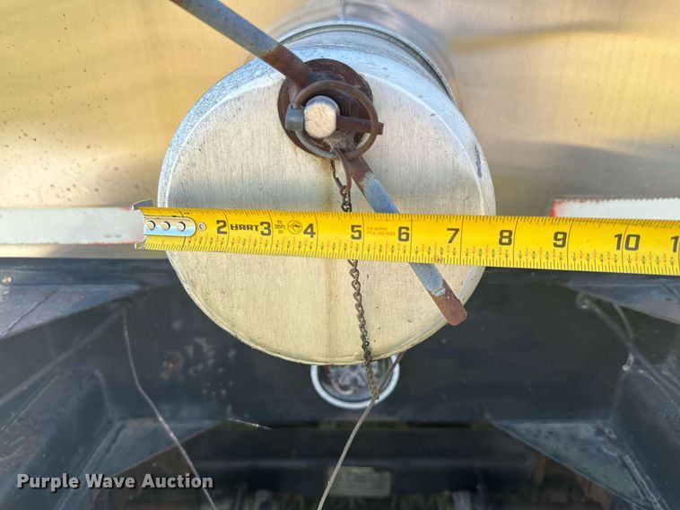 image for item DX1447 1984 Stainless Tank & Equipment tank trailer