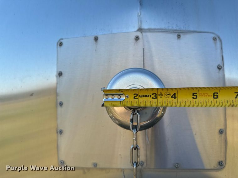 image for item DX1447 1984 Stainless Tank & Equipment tank trailer