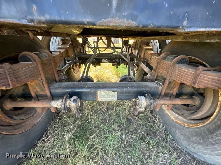 image for item DX1447 1984 Stainless Tank & Equipment tank trailer