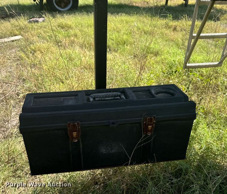 image for item DX1447 1984 Stainless Tank & Equipment tank trailer