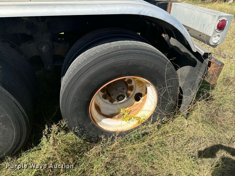 image for item DX1447 1984 Stainless Tank & Equipment tank trailer