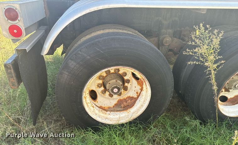 image for item DX1447 1984 Stainless Tank & Equipment tank trailer