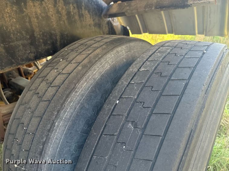 image for item DX1447 1984 Stainless Tank & Equipment tank trailer