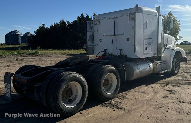 image for item DX3635 2000 Peterbilt  377 semi truck