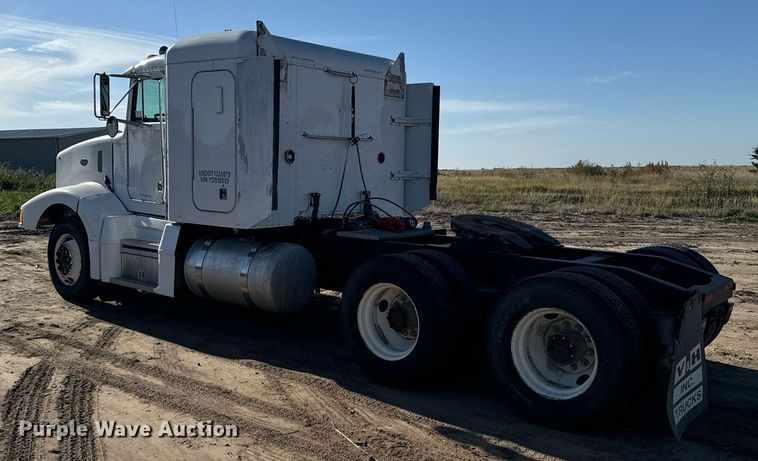 image for item DX3635 2000 Peterbilt  377 semi truck