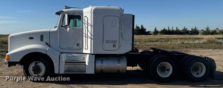 image for item DX3635 2000 Peterbilt  377 semi truck