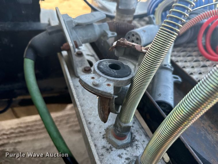 image for item DX3635 2000 Peterbilt  377 semi truck