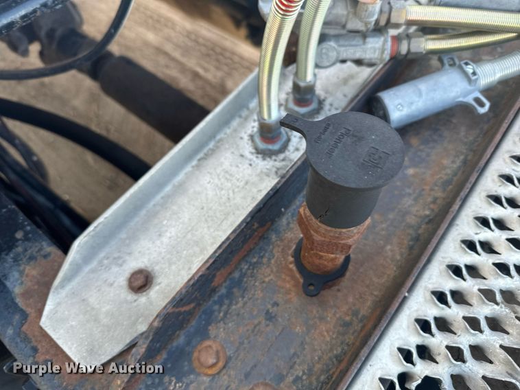 image for item DX3635 2000 Peterbilt  377 semi truck