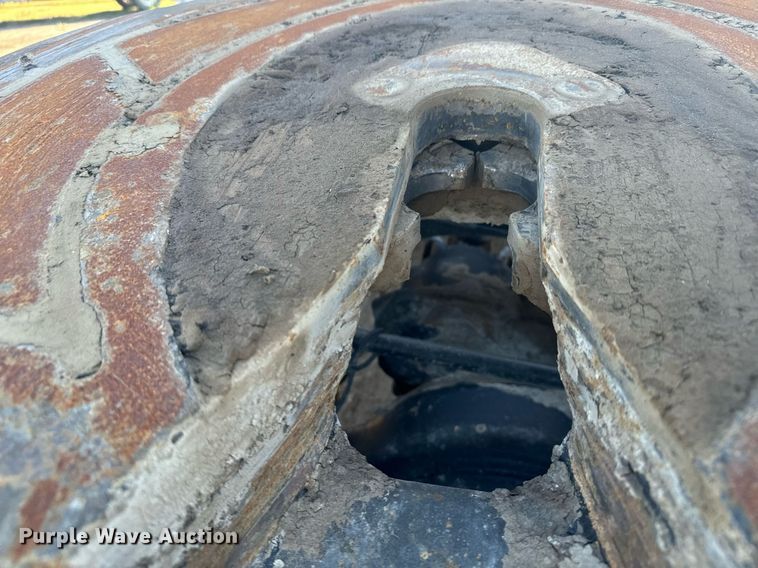 image for item DX3635 2000 Peterbilt  377 semi truck