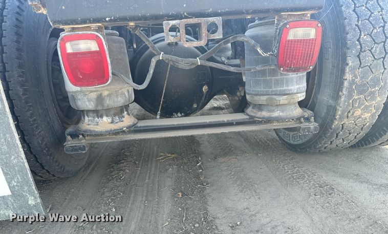 image for item DX3635 2000 Peterbilt  377 semi truck