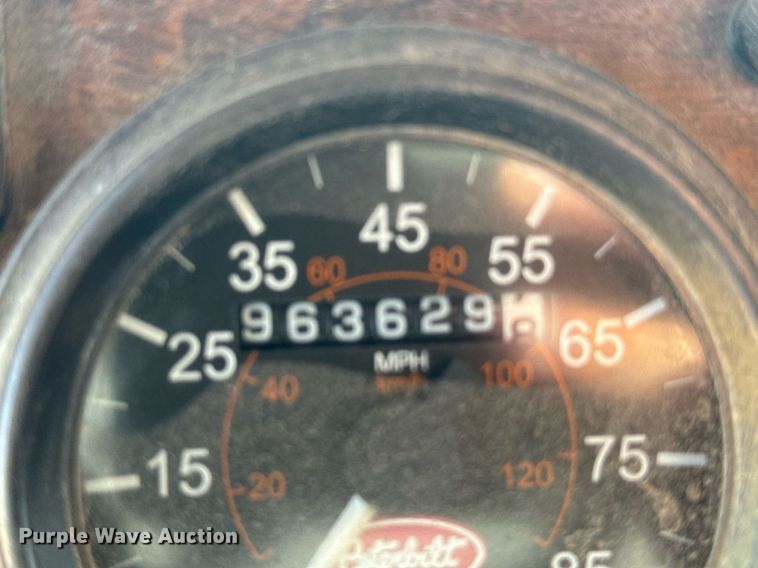 image for item DX3635 2000 Peterbilt  377 semi truck