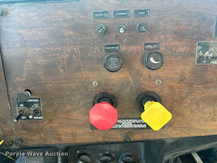 image for item DX3635 2000 Peterbilt  377 semi truck