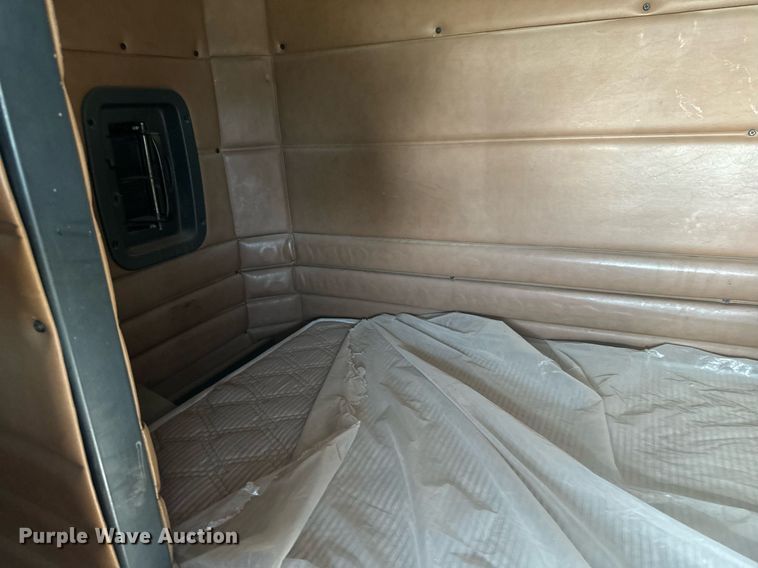 image for item DX3635 2000 Peterbilt  377 semi truck