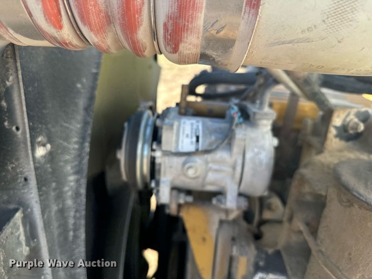 image for item DX3635 2000 Peterbilt  377 semi truck