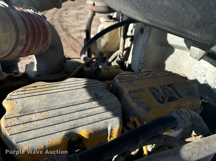 image for item DX3635 2000 Peterbilt  377 semi truck