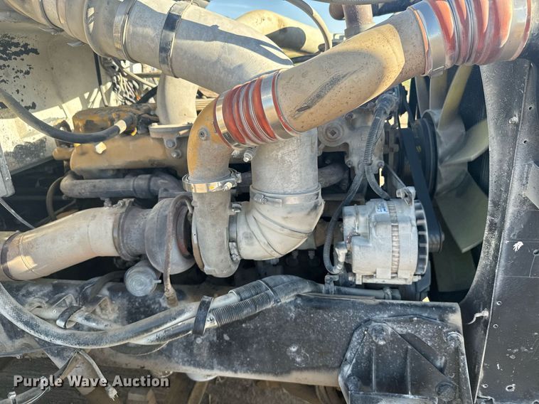 image for item DX3635 2000 Peterbilt  377 semi truck