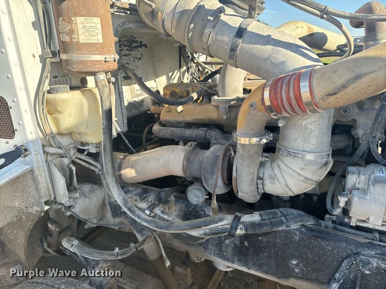 image for item DX3635 2000 Peterbilt  377 semi truck