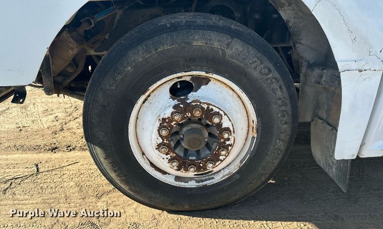 image for item DX3635 2000 Peterbilt  377 semi truck